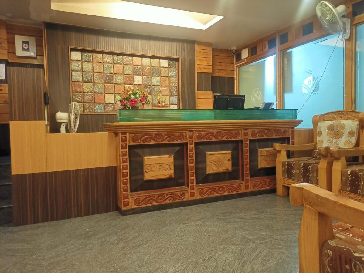 Sky Park Hotels Tirupur Esterno foto